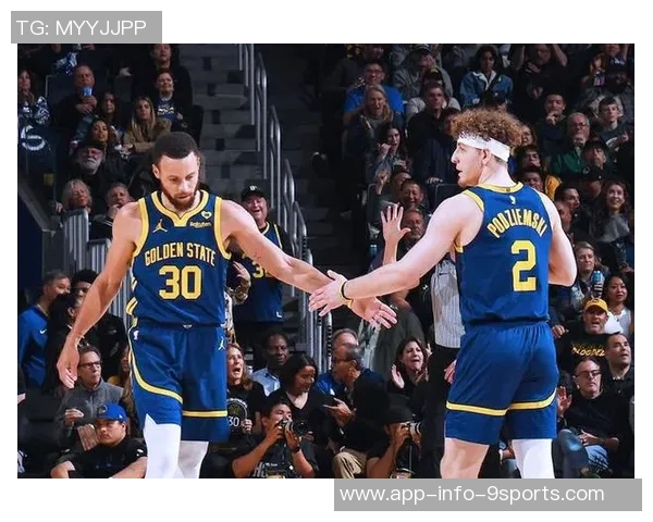 波杰谈与库里搭档的思考过程强硬防守下的默契配合之道 波杰谈与库里搭档的思考过程强硬防守下的默契配合之道