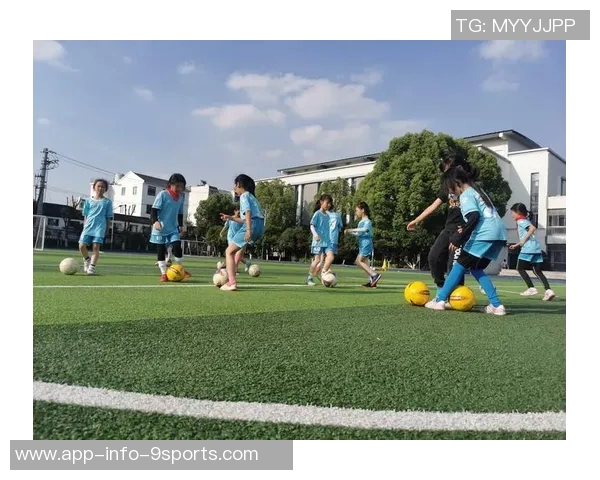 高桥花荣膺亚足联年度最佳女足球员展现卓越实力与风采 高桥花荣膺亚足联年度最佳女足球员展现卓越实力与风采