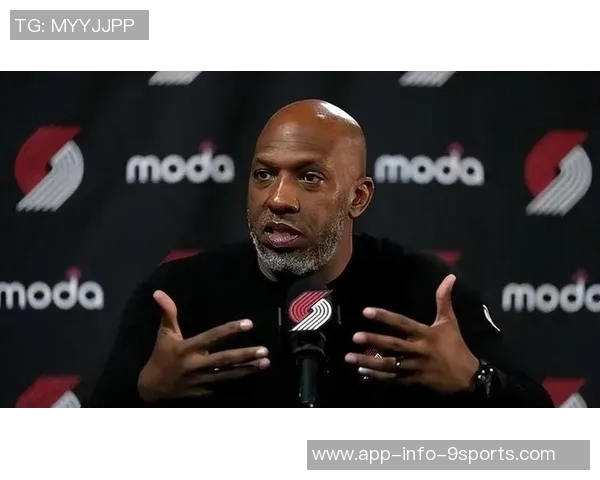 比卢普斯谈杨瀚森训练中的战术理解问题并提供详细指导